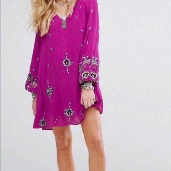 Free People Dresses & Skirts - Free People Boho Peasant Embroidered Magenta Dress